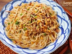 麻辣蛋干拌粉丝的制作方法