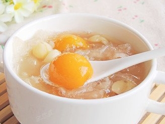 枇杷银耳羹的制作方法