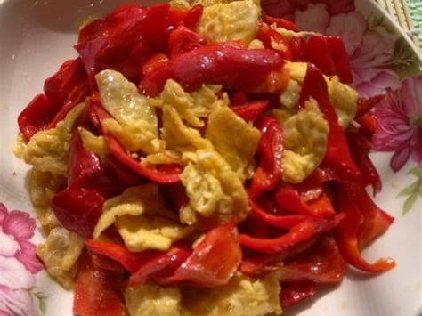 红辣椒炒鸡蛋的制作方法