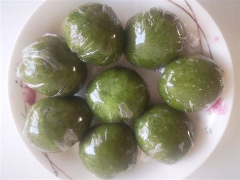菠菜泥青团的制作方法
