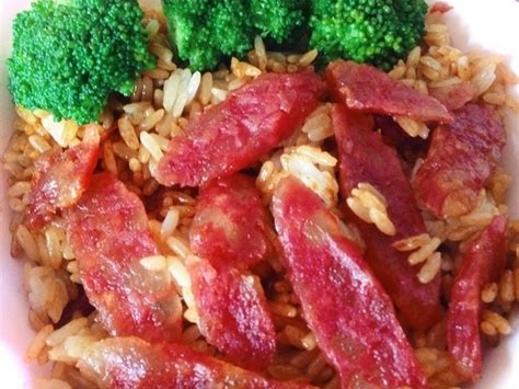 电饭锅版腊肠煲仔饭的制作方法