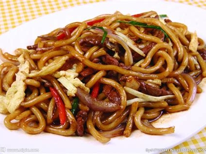 杂蔬火腿鸡蛋炒面的制作方法