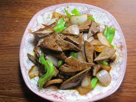 洋葱炒猪肝的制作方法