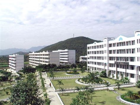 湄洲湾职业技术学院是怎么样的一所学校