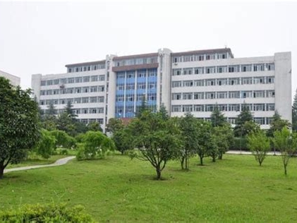 湖南石油化工职业技术学院是怎么样的一所学校